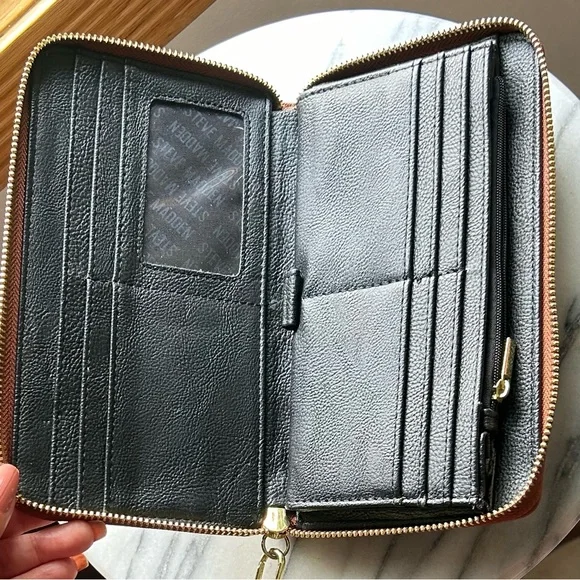 Steve Madden Brown round zipper wallet - Picture 4 of 6